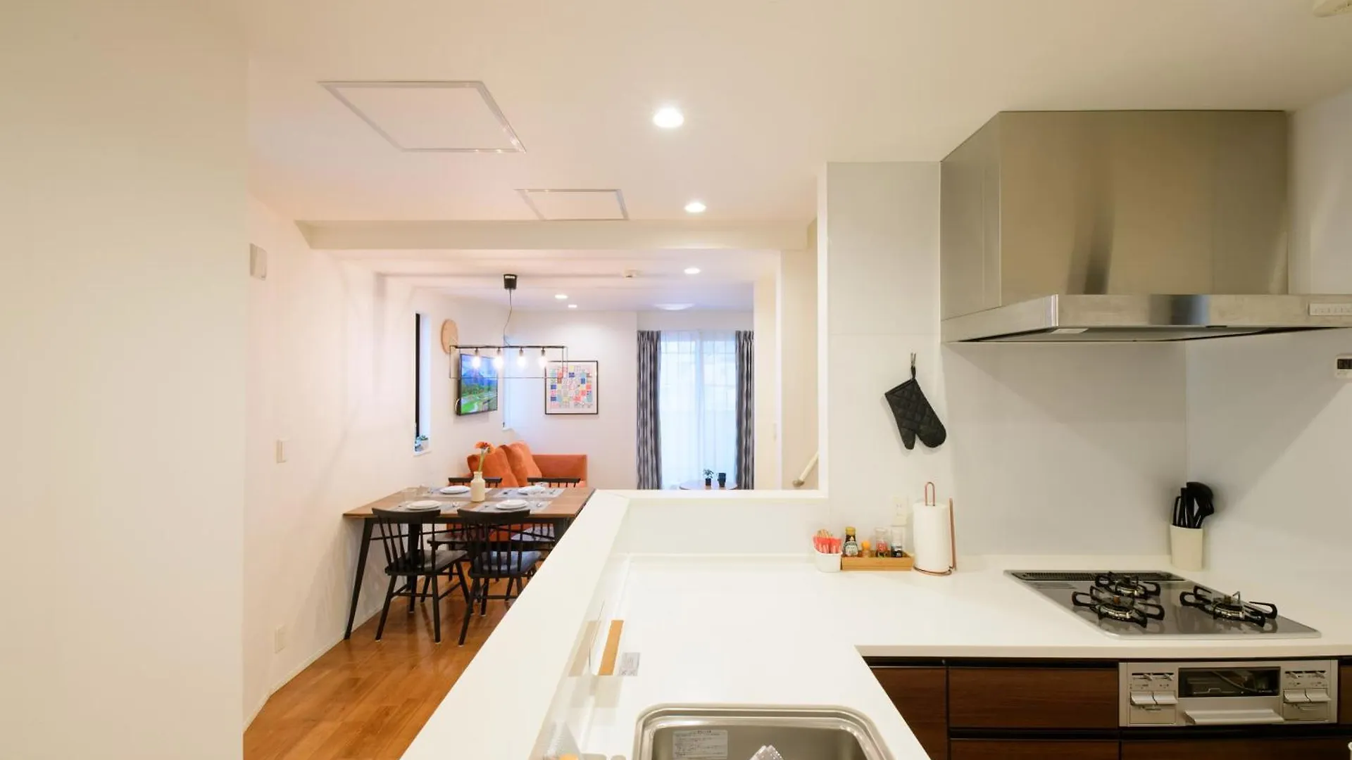 Sangen-Jaya House-O Villa Tokyo Japan